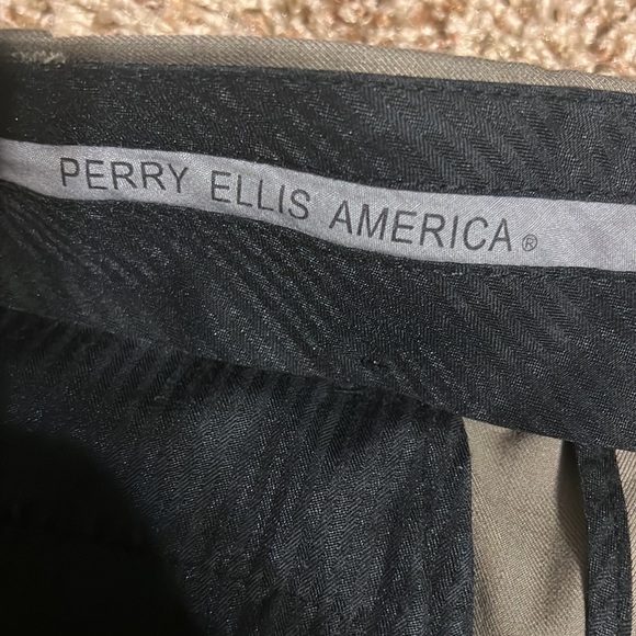 Perry Ellis cuffed dress pant, pleated front, 36 x 30 - Picture 3 of 3